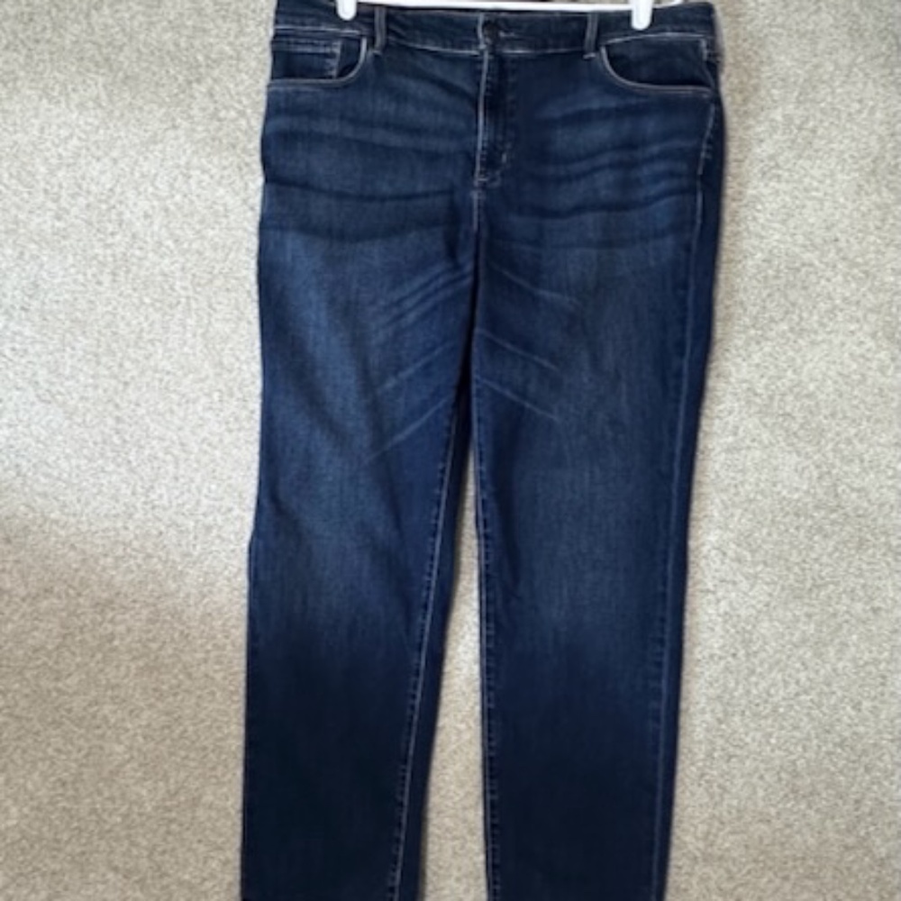 Eddie Bauer Five Pocket Blue Jeans 18P Slightly Curvy, Straight Slim Leg MidRise